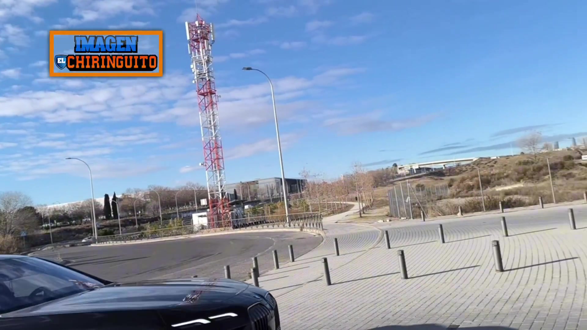 乐竞体育-因伤缺席西超杯，姆巴佩抵达皇马基地继续进行康复训练